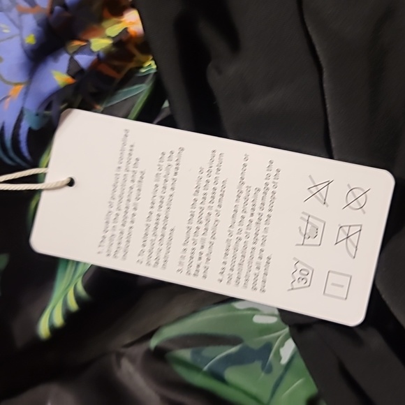 NWT Mesh Detail V Neck Support Bra back Clasp Ruched Slimming Modest swim suit - Picture 12 of 16